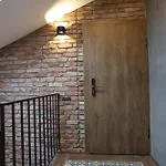 Apartment 1910