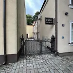 1910 Apartment *