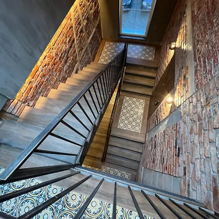1910 Apartment